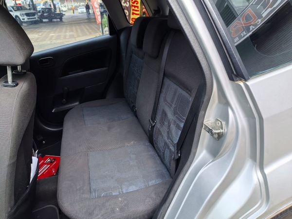 2007-Ford-Fiesta-14i-5-dr image:19