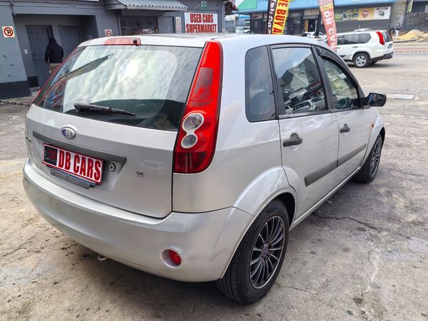 2007-Ford-Fiesta-14i-5-dr image:3