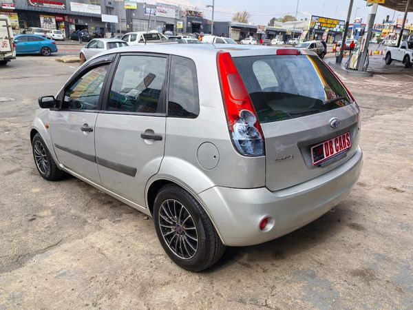 2007-Ford-Fiesta-14i-5-dr image:4