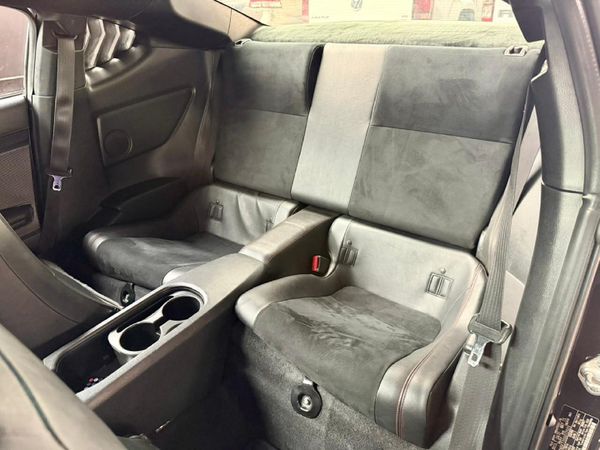 2015-Toyota-86-20-High-Auto image:10