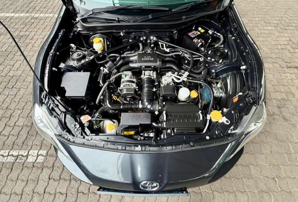 2015-Toyota-86-20-High-Auto image:16