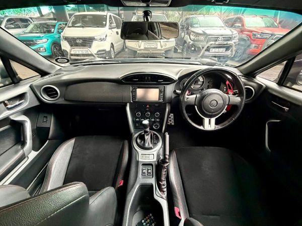 2015-Toyota-86-20-High-Auto image:7