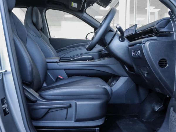 2026-Omoda-C7-16T-Luxury image:9