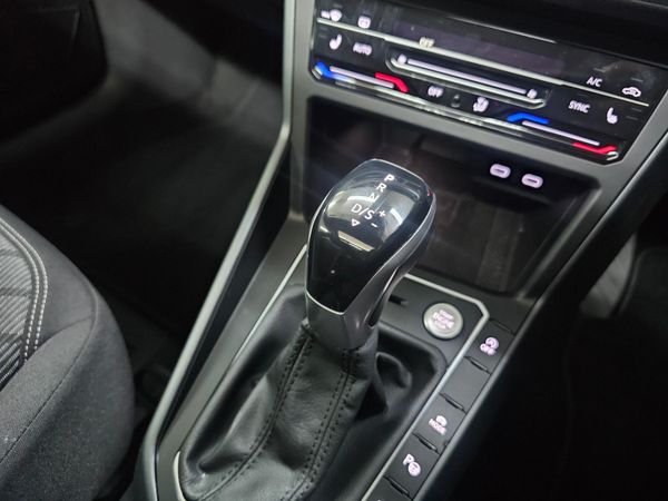 2022-Volkswagen-Taigo-10-TSI-R-Line-Auto image:8