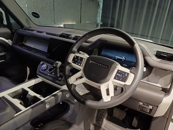 2024-Land-Rover-Defender-110-D300-SE-X-Dynamic-221kW image:9