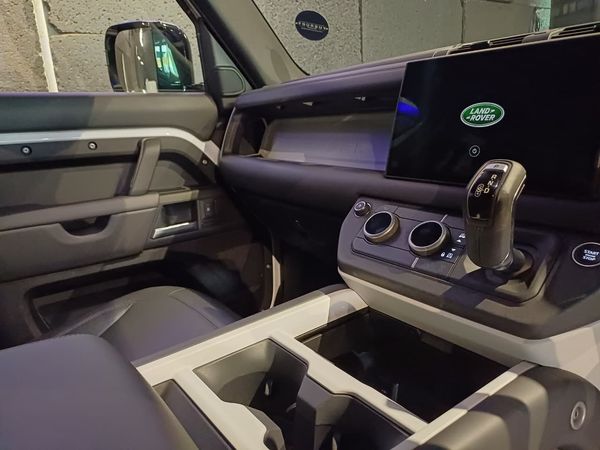 2024-Land-Rover-Defender-110-D300-SE-X-Dynamic-221kW image:10