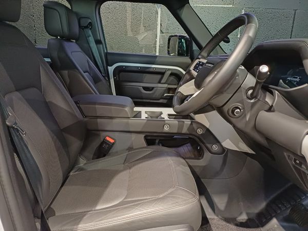 2024-Land-Rover-Defender-110-D300-SE-X-Dynamic-221kW image:12