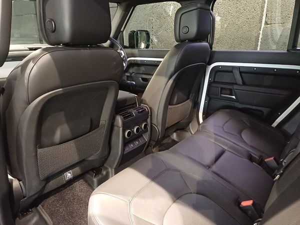 2024-Land-Rover-Defender-110-D300-SE-X-Dynamic-221kW image:16