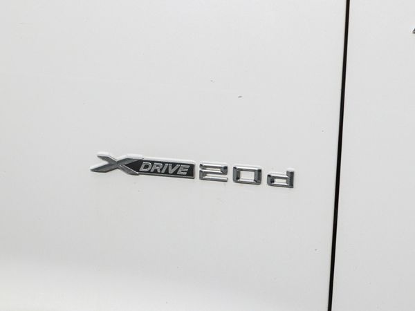 2015-BMW-X4-xDrive20d-M-Sport image:23