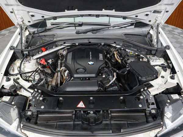 2015-BMW-X4-xDrive20d-M-Sport image:6