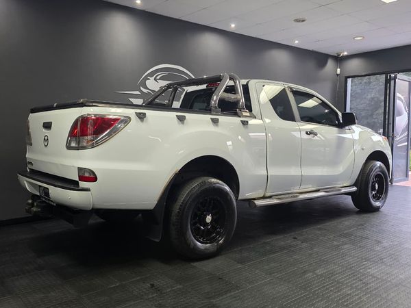 2015-Mazda-BT-50-22-TDi-SLX-FCab image:9