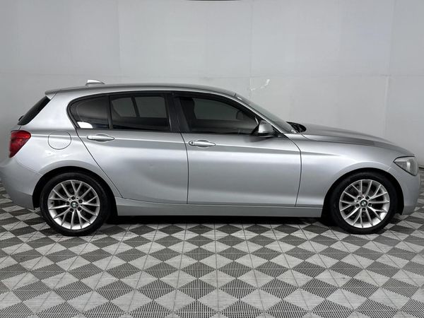 2012-BMW-1-Series-118i-5-dr-Auto image:17