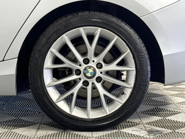 2012-BMW-1-Series-118i-5-dr-Auto image:6