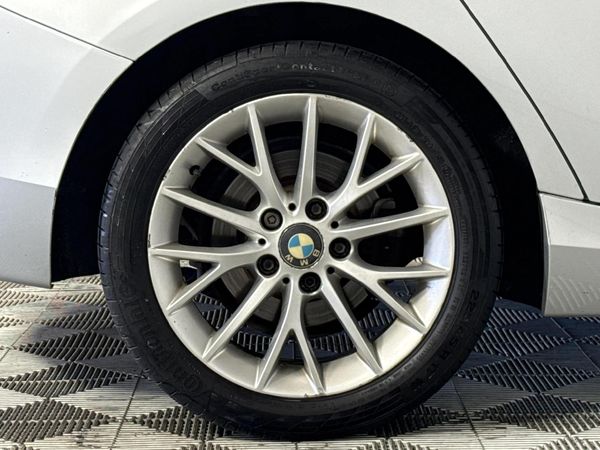 2012-BMW-1-Series-118i-5-dr-Auto image:7