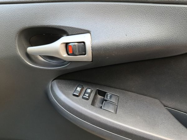 2012-Toyota-Corolla-16-Professional image:12