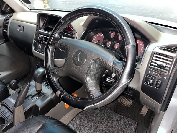 2002-Mitsubishi-Pajero-3200-DI-D-Auto-3-dr image:9
