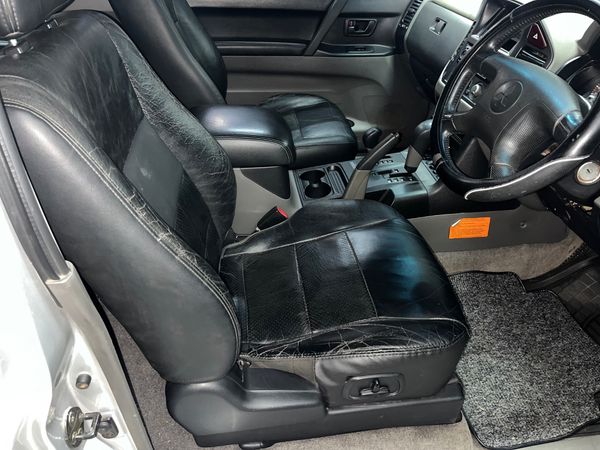 2002-Mitsubishi-Pajero-3200-DI-D-Auto-3-dr image:7