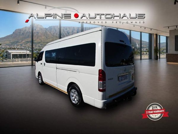 2020-Toyota-Quantum-25-D-4D-14-seat image:11