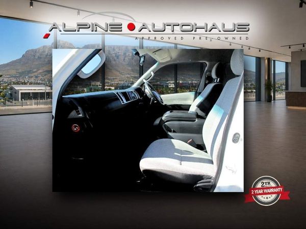 2020-Toyota-Quantum-25-D-4D-14-seat image:13