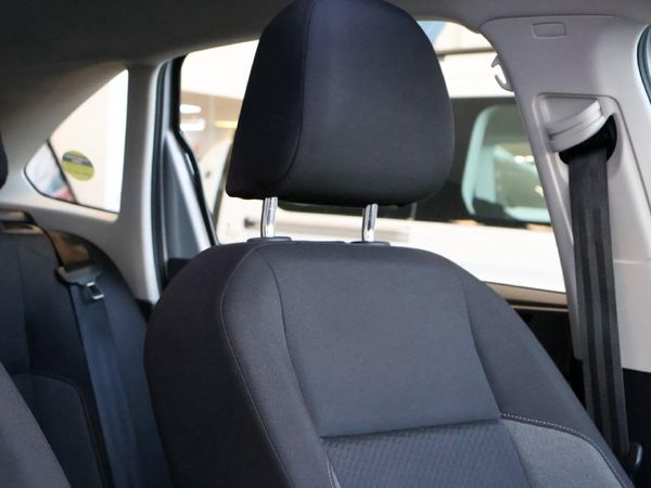 2025-Volkswagen-Taigo-10-TSI-Life-Auto image:11