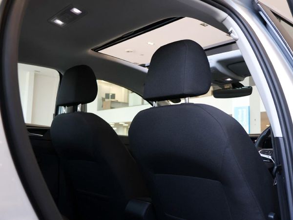 2025-Volkswagen-Taigo-10-TSI-Life-Auto image:12