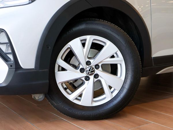 2025-Volkswagen-Taigo-10-TSI-Life-Auto image:5