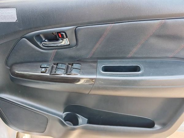 2014-Toyota-Fortuner-30-D-4D-Raised-Body image:13