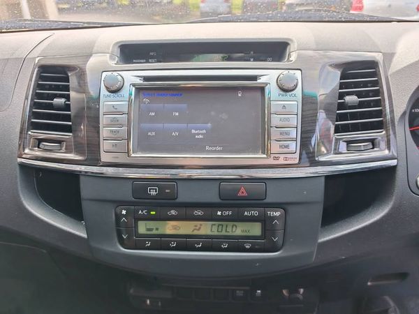2014-Toyota-Fortuner-30-D-4D-Raised-Body image:7