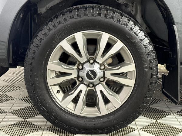 2021-Isuzu-D-Max-300-LX-Auto-Double-Cab image:4
