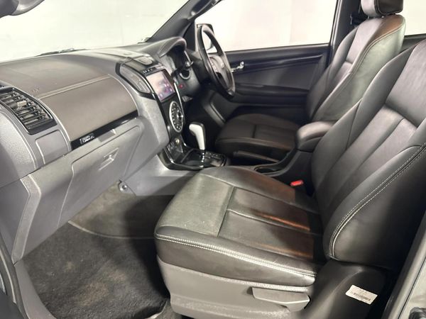 2021-Isuzu-D-Max-300-LX-Auto-Double-Cab image:8