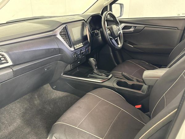 2023-Isuzu-D-Max-19-DDI-HR-LS-Auto-Extended-Cab image:5