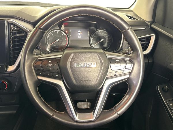 2023-Isuzu-D-Max-19-DDI-HR-LS-Auto-Extended-Cab image:8