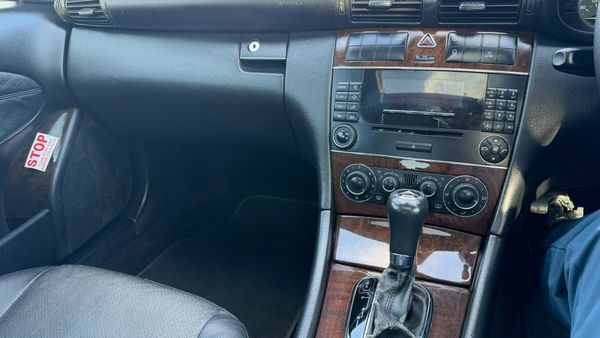 2006-Mercedes-Benz-C-Class-C-230-Classic-Auto image:15