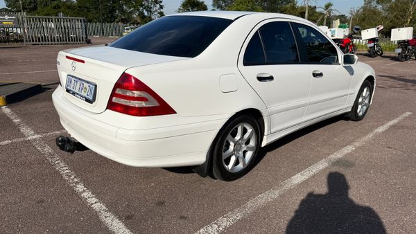 2006-Mercedes-Benz-C-Class-C-230-Classic-Auto image:1