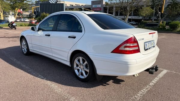 2006-Mercedes-Benz-C-Class-C-230-Classic-Auto image:3