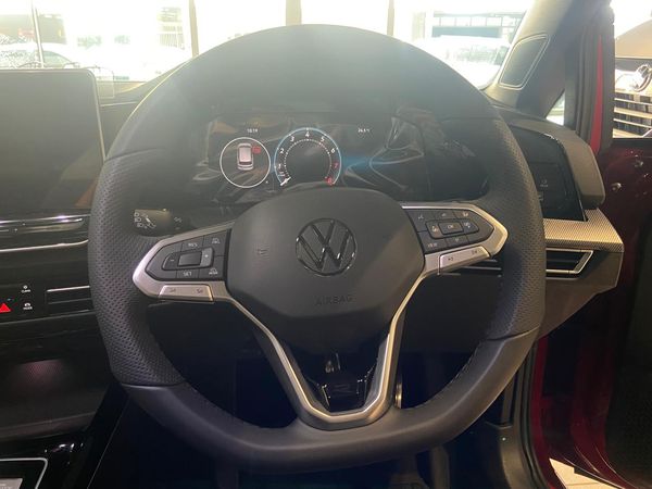 2026-Volkswagen-Golf-14-TSI-R-Line-Auto-110kw image:7