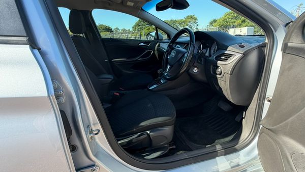 2016-Opel-Astra-14T-Enjoy-Auto-5-dr image:13