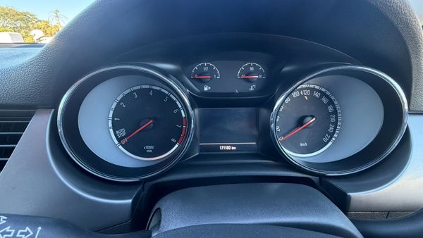 2016-Opel-Astra-14T-Enjoy-Auto-5-dr image:15