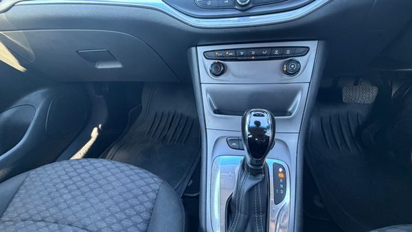 2016-Opel-Astra-14T-Enjoy-Auto-5-dr image:17