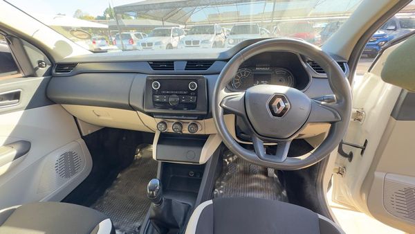 2025-Renault-Triber-10-EXPRESSION-CLEAN-BARGAIN image:10