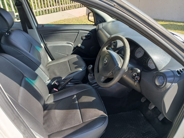 2014-Nissan-NP200-16-AC-Safety-Pack image:9
