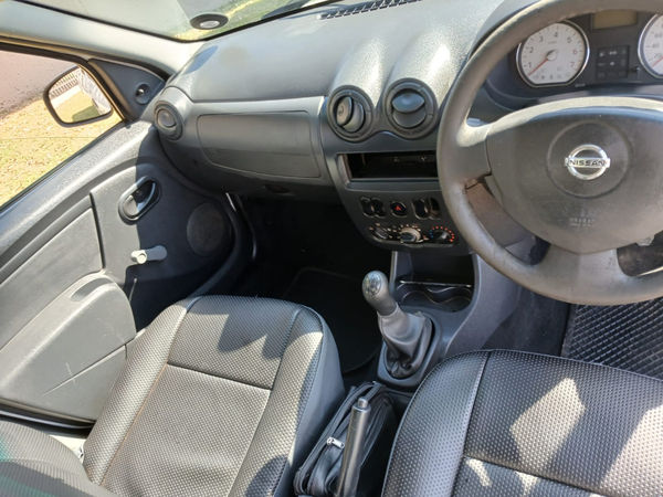 2014-Nissan-NP200-16-AC-Safety-Pack image:11