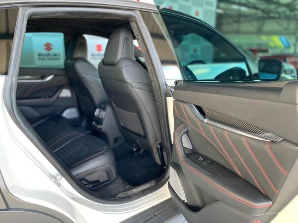 2022-Maserati-Levante-Trofeo image:8