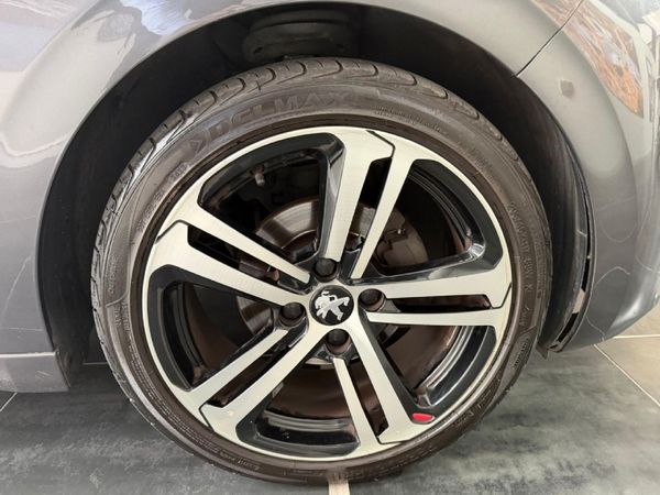 2021-Peugeot-208-12T-PureTech-GT-Line-Auto-5-dr image:13