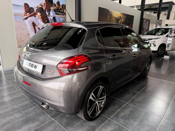 2021-Peugeot-208-12T-PureTech-GT-Line-Auto-5-dr image:5