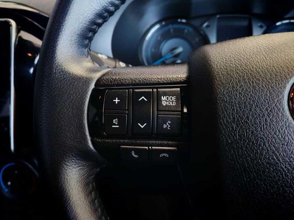 2023-Toyota-Hilux-28-GD-6-Raised-Body-Legend-Auto-Extended-Cab image:13