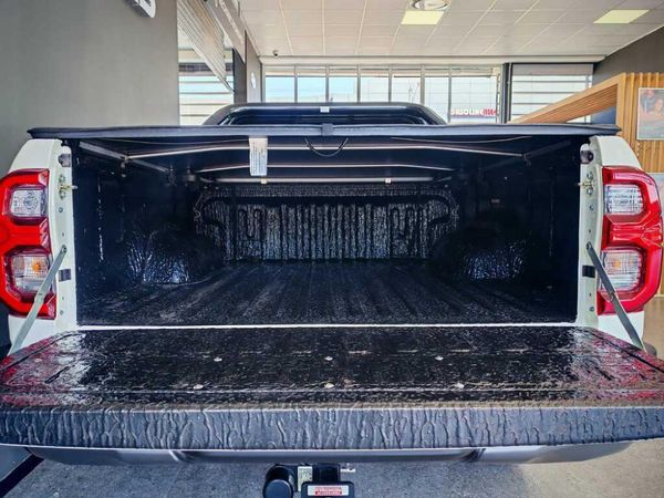 2023-Toyota-Hilux-28-GD-6-Raised-Body-Legend-Auto-Extended-Cab image:5