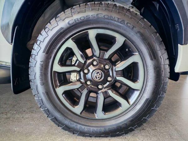 2023-Toyota-Hilux-28-GD-6-Raised-Body-Legend-Auto-Extended-Cab image:6