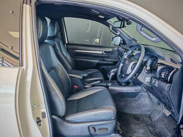 2023-Toyota-Hilux-28-GD-6-Raised-Body-Legend-Auto-Extended-Cab image:8