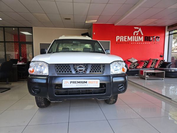 2015-Nissan-NP300-20i-LWB-Single-Cab image:1